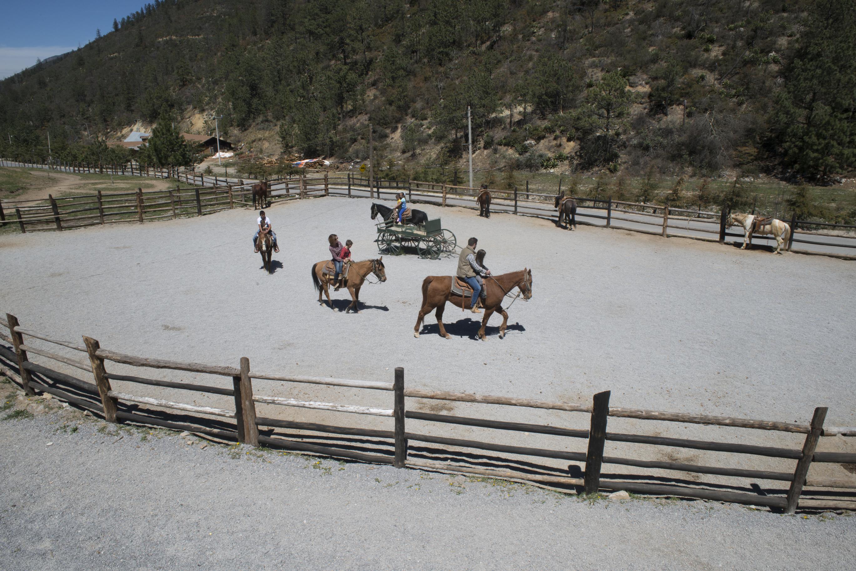 Bosques De Monterreal Ξενοδοχείο San Antonio de las Alazanas Εξωτερικό φωτογραφία